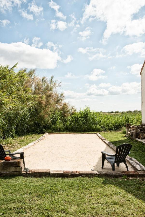 Mas De Bouvet En Camargue Bed & Breakfast Albaron ภายนอก รูปภาพ