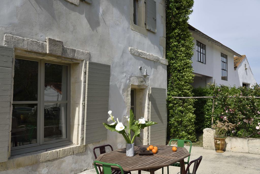 Mas De Bouvet En Camargue Bed & Breakfast Albaron ภายนอก รูปภาพ