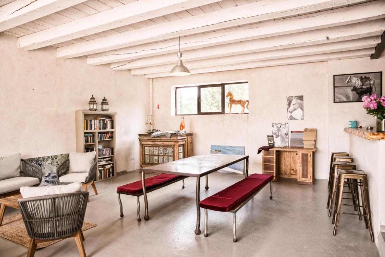 Mas De Bouvet En Camargue Bed & Breakfast Albaron ภายนอก รูปภาพ